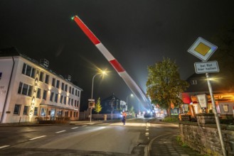 Transport of a 68 metre long, 22 tonne blade of a wind turbine, here in Breckerfeld, with a