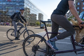 Cyclists on cycle paths, Radhuspladsen, City Hall Square, H.C. Andersen's Boulevard, in the city