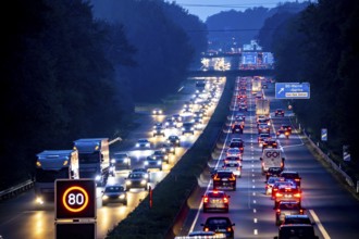 Motorway A40, Ruhrschnellweg, near Bochum, heavy evening traffic, in front of the motorway junction