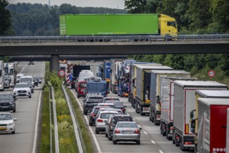 9 km long traffic jam on the A40 motorway heading east, between the Dutch border near Venlo, in