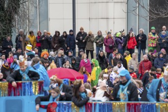 Rose Monday parade in Düsseldorf, themed floats of carnival societies and other participants in the