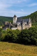 Bürresheim Castle, castle north-west of Mayen on a rocky spur in the Nettetal valley,