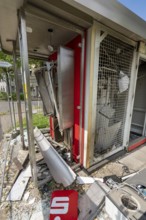 Blown up ATM of the Sparkasse in Mülheim-Heißen, Hingbergstraße, the free-standing ATM was probably