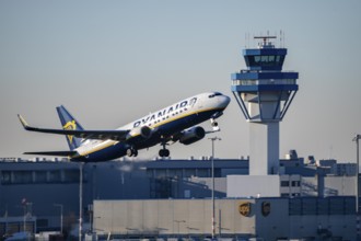 Ryanair Boeing 737, on take-off at Cologne-Bonn Airport, North Rhine-Westphalia, Germany, Europe