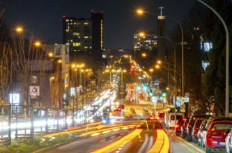 Evening city centre traffic, rush hour, Alfredstraße, B224, in Essen, Germany, Europe