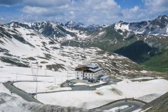 Stilfserjoch, Vinchgau, South Tyrol, Italy, Hotel Folgore on the Stilfser Joch pass road, rest area