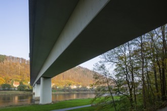 The Elbe bridge in Bad Schandau (B 172) is closed to all traffic with immediate effect. This