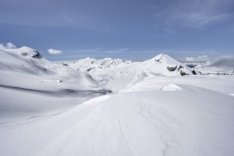 Mountain landscape with snow, summit Mittaghorn and Wildhorn, ascent to Wildstrubelhütte, Bernese