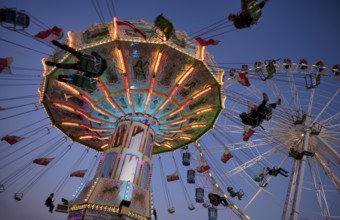 Ferris wheel, Europa Rad, chain carousel, Cannstatter Wellenflug, rides, movement, movement effect,