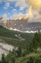 Johannestal, behind it the Laliderer Wände, Johannestal, Karwendel Mountains, Tyrol, Austria,