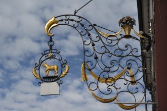 Nose sign of the Hotel Goldenes Lamm, Hauptstraße 45, Rottweil, Baden-Württtemberg, Germany, Europe