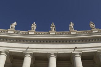 Statues of the Apostles on St Peter's Basilica, San Pietro in Vaticano, Basilica of St Peter in the