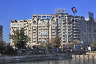 City centre, modern buildings, residential buildings, high-rise buildings at Bulevardul Unirii, at