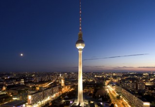 Berlin, 08.09.2008, View of the television tower at Alexanderplatz, Berlin, Germany, Europe