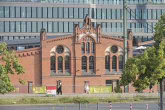 Old halls and modern office buildings DSTRCT.Berlin, Alter Schlachthof development site,