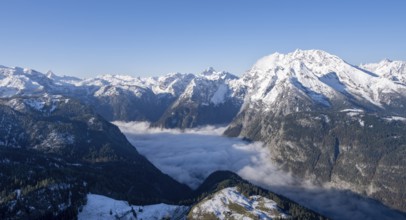 View of sea of clouds and snow-covered mountains, mountain panorama with Watzmann, from the Jenner,