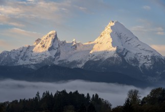 Watzmann massif with snow at sunrise, in autumn, Berchtesgaden Alps, Berchtesgaden, Berchtesgadener