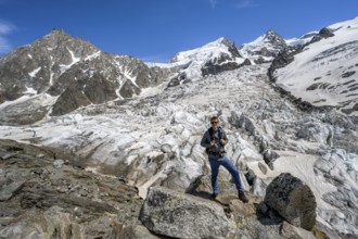 Mountaineers on the glacier, High alpine glaciated mountain landscape, La Jonction, Glacier des