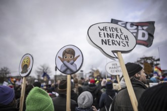 150, 000 people gather around the Bundestag in Berlin to build a human wall against the shift to