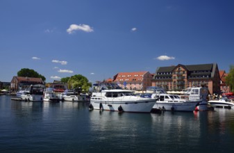 Europe, Germany, Mecklenburg-Western Pomerania, Waren an der Müritz, Binnenmüritz with marina,