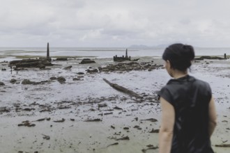 Annalena Bärbock (Bündnis 90/Die Grünen), Federal Foreign Minister, pictured at graves flooded by