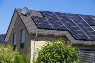 Detached house with photovoltaic system