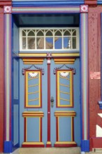 Colourful door, half-timbered, Hannoversch Münden, Hann. Münden, Lower Saxony, Germany, Europe