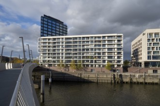 Modern residential and commercial building, Versmannkai, Baakenhafenbrücke, Baakenhafen, Hafencity,