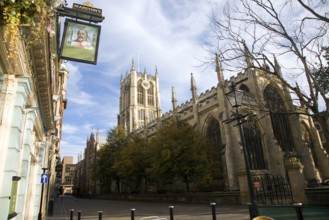 Holy Trinity church and the Kingston pub, Hull, Yorkshire, England, United Kingdom, Europe