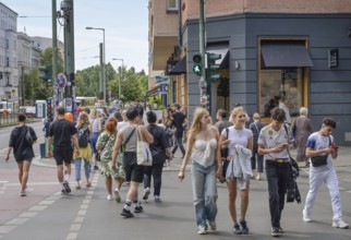 Pedestrians, passers-by at Eberswalder Straße underground station, Schönhauser Allee, Prenzlauer