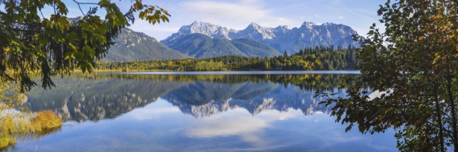 Barmsee, behind it the Karwendel mountains, Werdenfelser Land, Upper Bavaria, Bavaria, Germany,