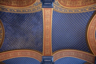 Preserved ceiling vault in the vestibule of the former synagogue, built in 1883, destroyed by the