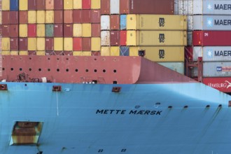 Container, container ship Mette Maersk, Maersk Line, harbour, Gothenburg, Sweden, Europahiff,