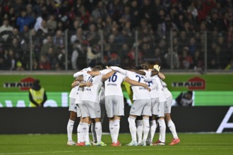 Team building, team circle in front of the start of the match TSG 1899 Hoffenheim, Voith-Arena,