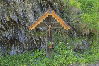 Wayside cross, Hinterbichl, municipality of Prägraten am Großvenediger, Austria, Europe