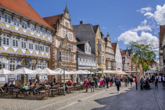 Pedestrian zone Osterstrasse with street café in the old town, Hamelin, Upper Weser, Weser,