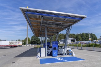 ARAL pulse e-charging station on the A3 motorway, Rees junction, in Isselburg, 4 fast-charging