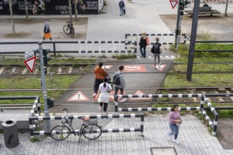 Schadowstraße tram stop in Düsseldorf, railway crossing, North Rhine-Westphalia, Germany, Europe