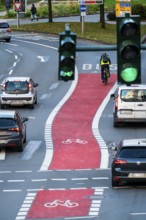 The new environmental lane on Schützenbahn street in Essen city centre, cyclists and buses have