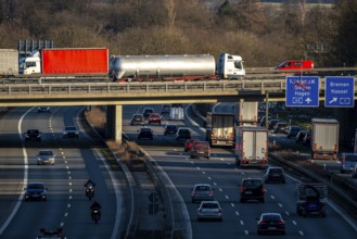 Motorway junction Westhofen, the motorway A45, Sauerlandlinie, is crossed by the A1, bridge, view