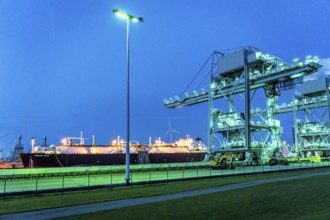 EemsEnergyTerminal, floating LNG terminal in the seaport of Eemshaven, tankers bring liquefied