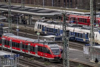 Railway station, Cologne Messe/Deutz, platforms, railway tracks Cologne, North Rhine-Westphalia,