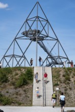 Descent, ascent via the stairs to the slagheap at Beckstrasse, Tetraeder slagheap, hiker, walker,