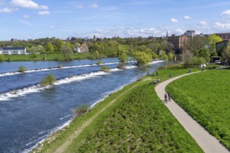 Ruhr weir near Hattingen, section of the Ruhr Valley cycle path along the Ruhr, North