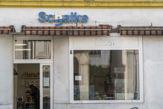 The Schalke Mile, Mile of Tradition, Kurt-Schumacher-Straße in Gelsenkirchen-Schalke, corner house