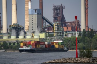 Rhine near Duisburg Bruckhausen, Marxloh, Thyssenkrupp Steel steelworks, blast furnaces, sintering