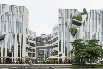 Kö-Bogen building complex, architect Daniel Libeskind, office building and shops, Düsseldorf, North