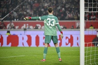 Goalkeeper Alexander Nuebel VfB Stuttgart (33) Gesture Gesture from behind MHPArena, MHP Arena