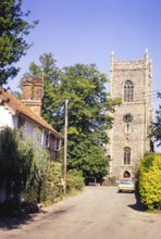 Church Lane und Kirche, Ufford, Suffolk, Juli 1972