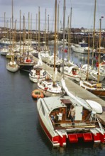 Boote am Liegeplatz im Hafen, St. Peter Port, Guernsey, Kanalinseln, Großbritannien, Juni 1974,